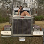 trucker_gurl30 avatar